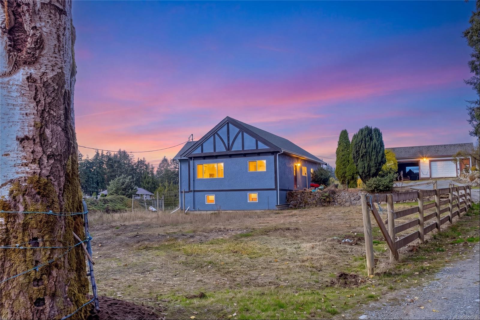4170 Granville Ave — listing photo 2 of 99
