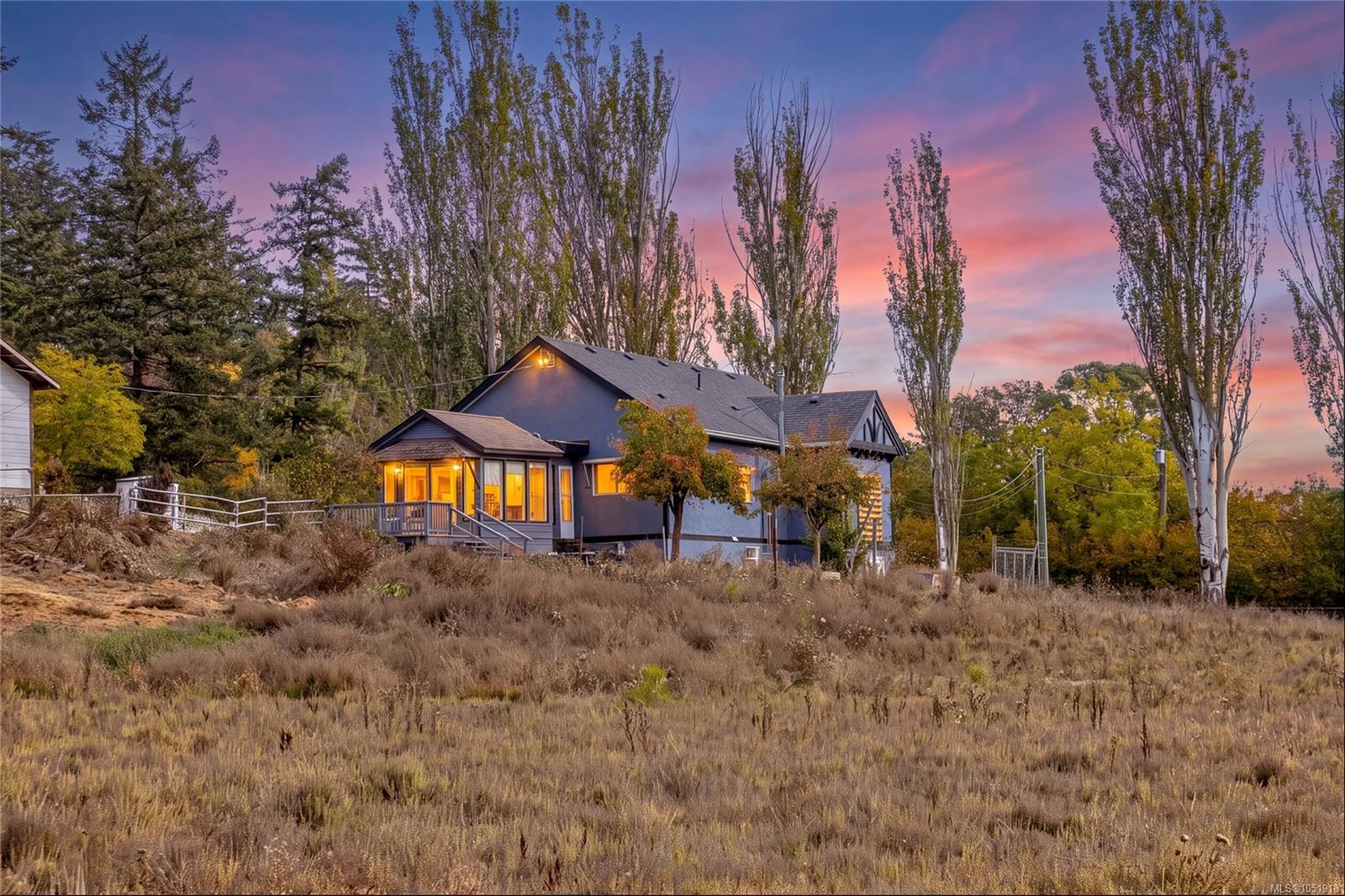 4170 Granville Ave — listing photo 7 of 99