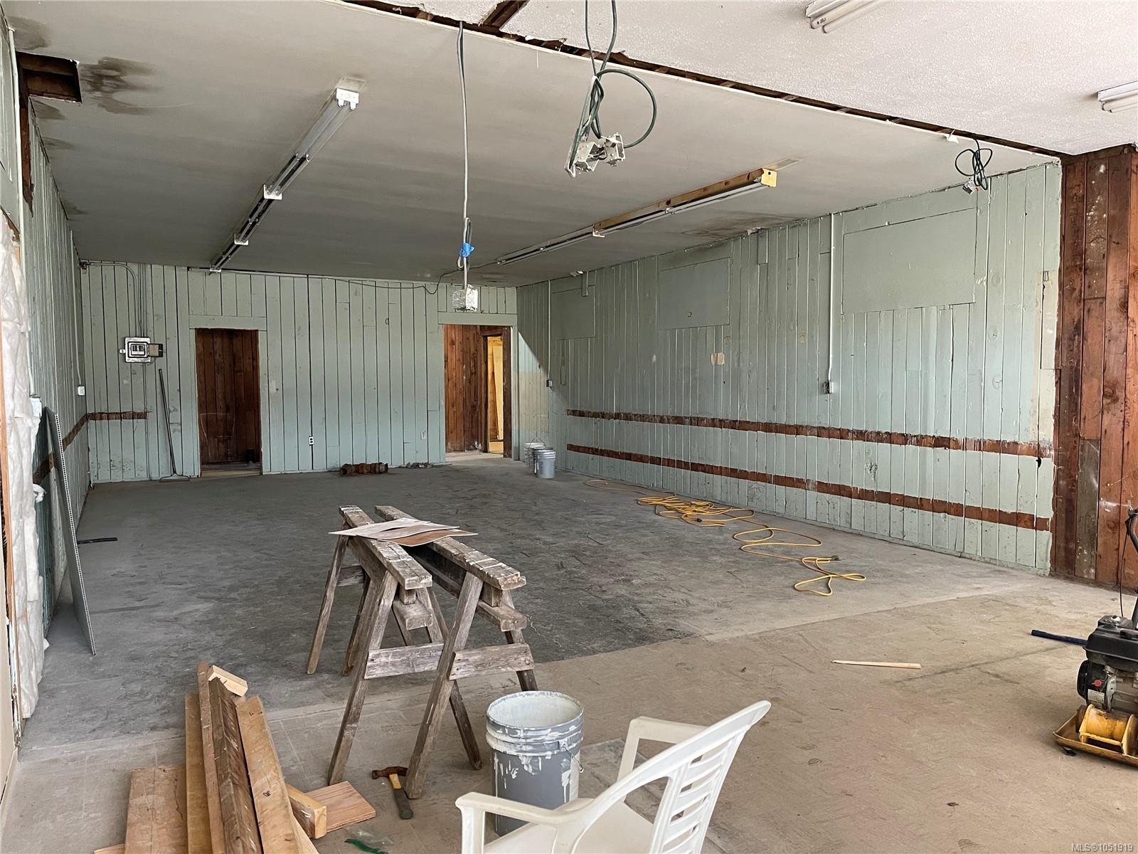 4560 Adelaide St — listing photo 3 of 5