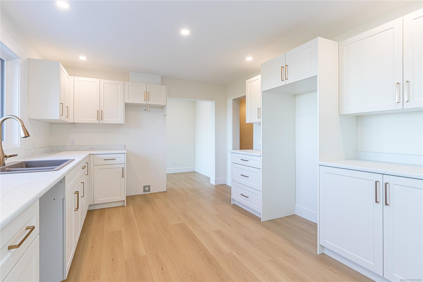 342 Morgan Rd — listing photo 4 of 53