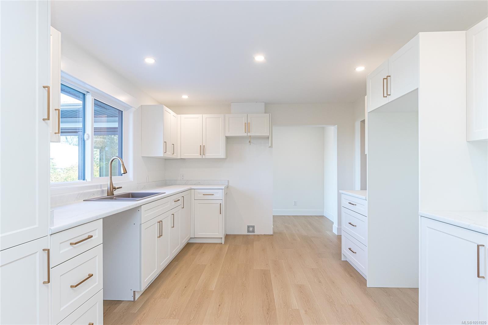 342 Morgan Rd — listing photo 5 of 53