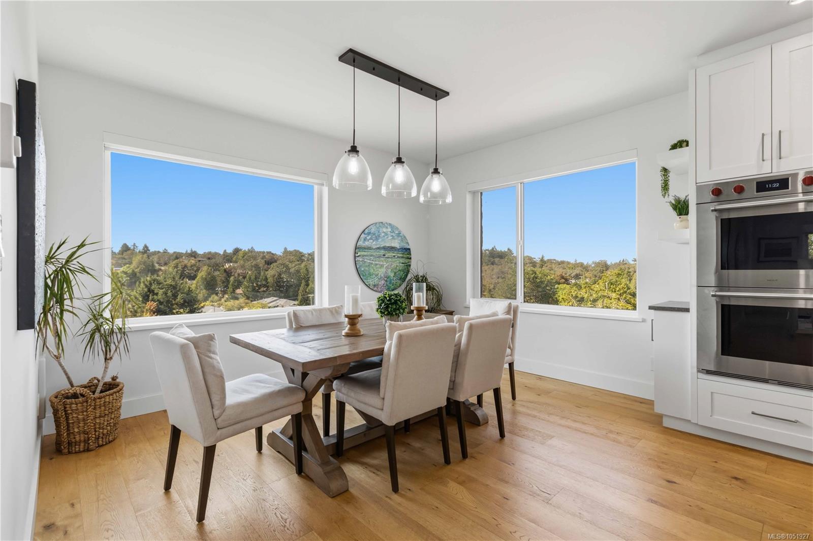 B-3960 Cedar Hill Rd — listing photo 3 of 60