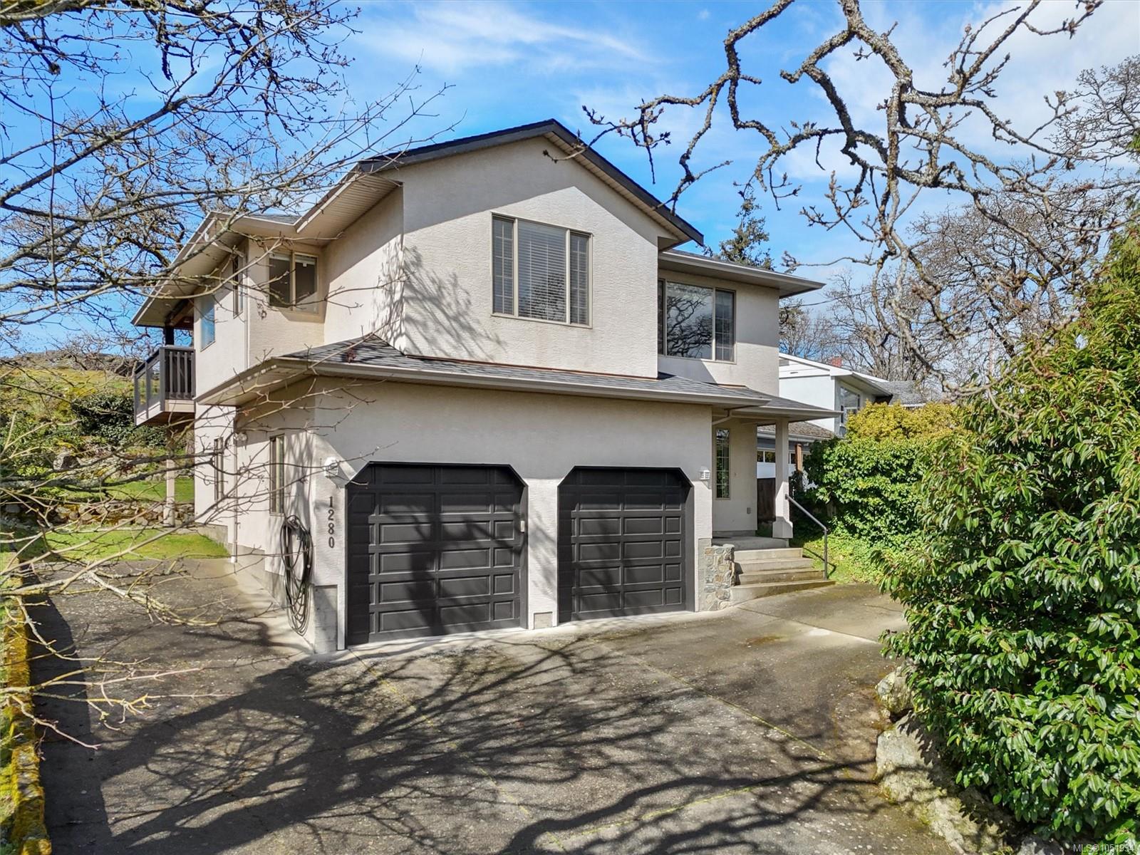 1280 Oakmount Rd — listing photo 2 of 37
