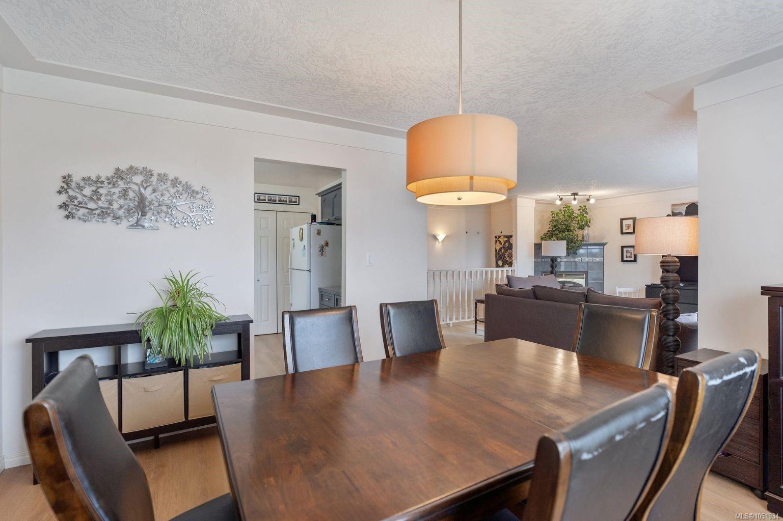1280 Oakmount Rd — listing photo 11 of 37