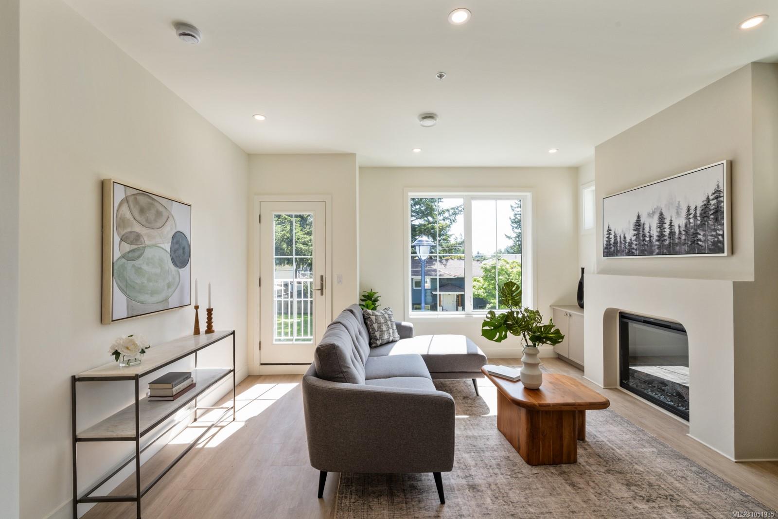 214-2770 Vantilburg Cres — listing photo 4 of 30