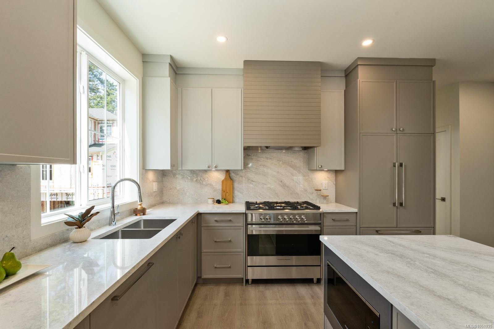 214-2770 Vantilburg Cres — listing photo 6 of 30