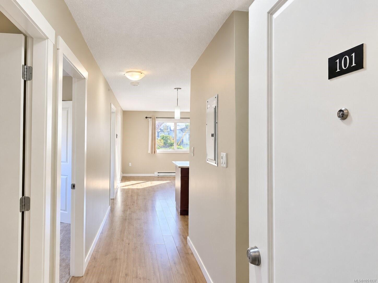 101-1600 Caspers Way — listing photo 3 of 23