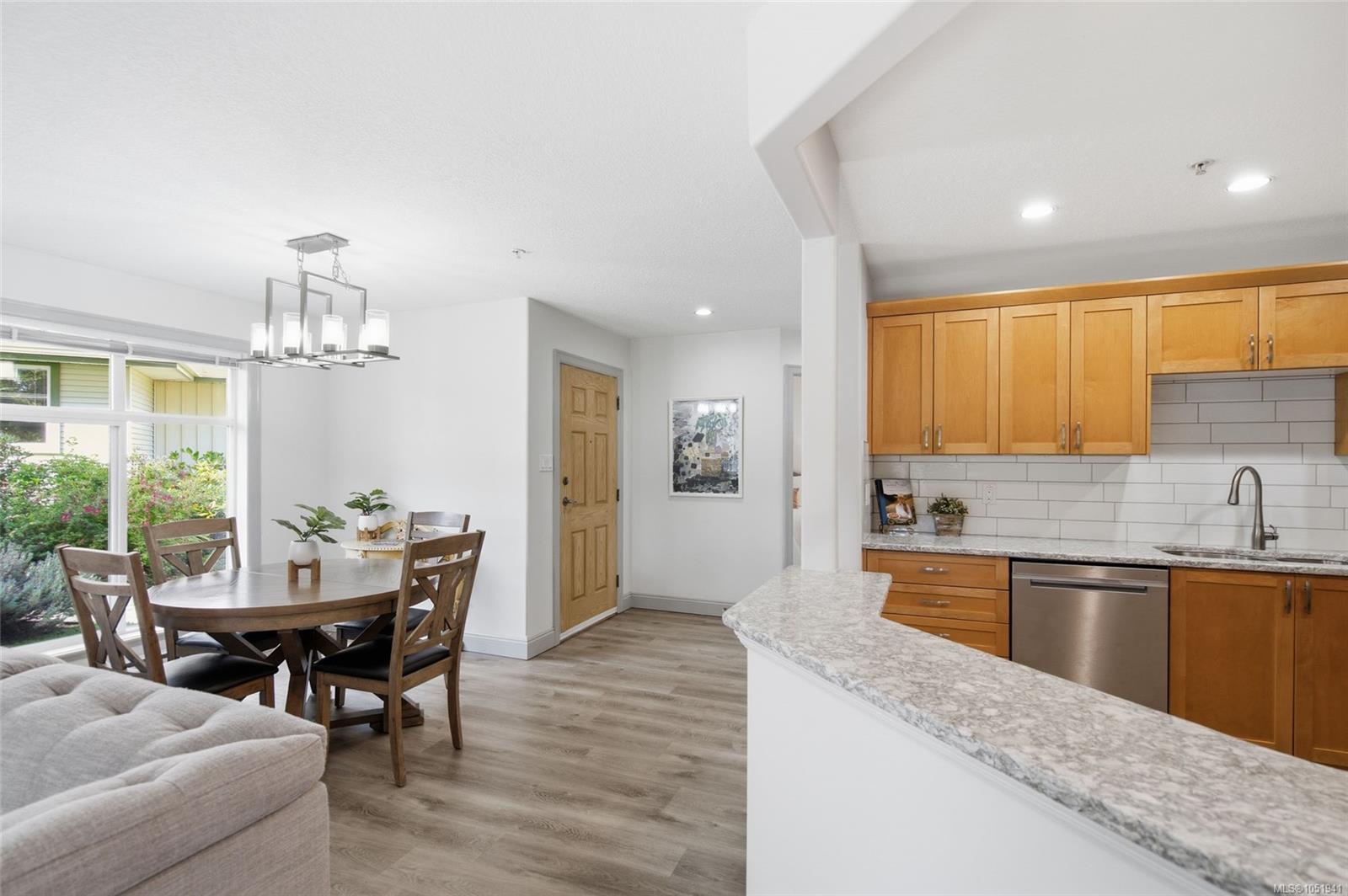 4-340 Young St — listing photo 5 of 29