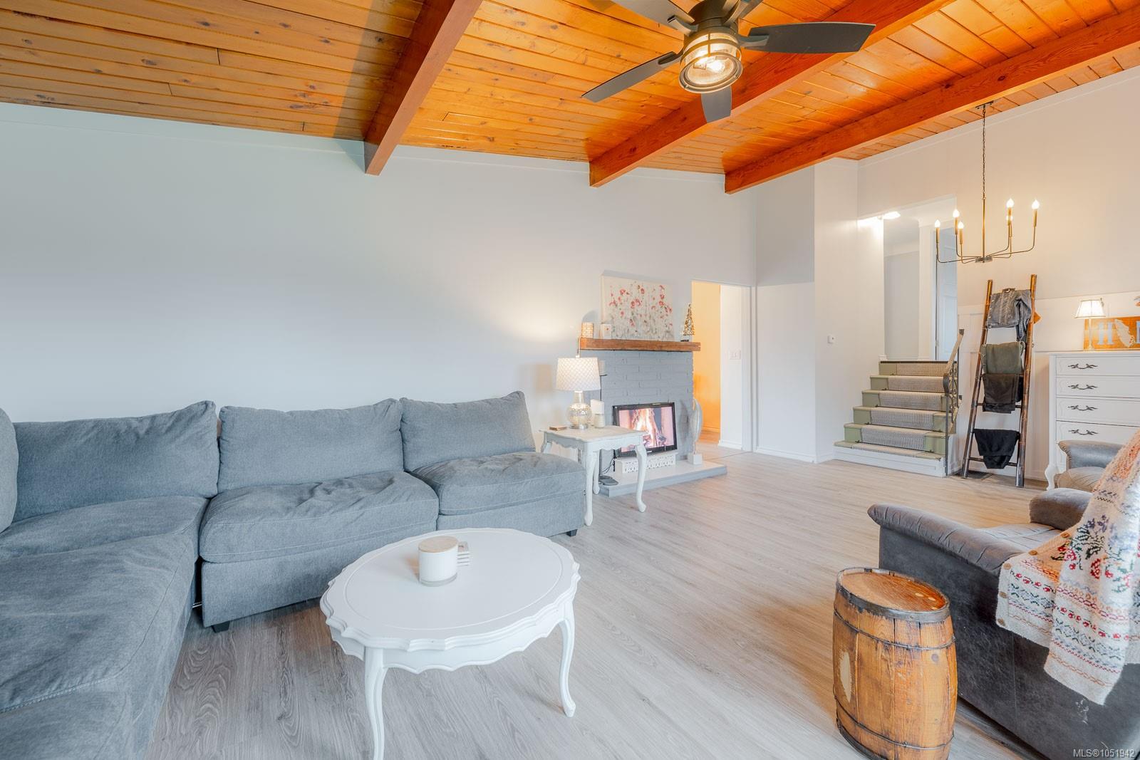 5032 Cherry Creek Rd — listing photo 8 of 47