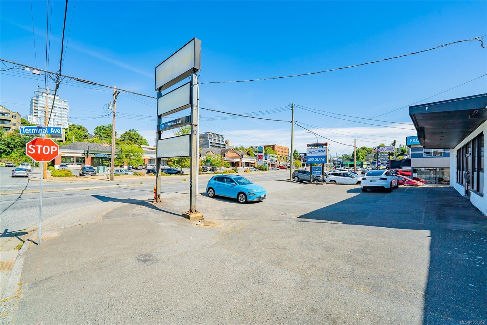 111 Terminal Ave — listing photo 3 of 11