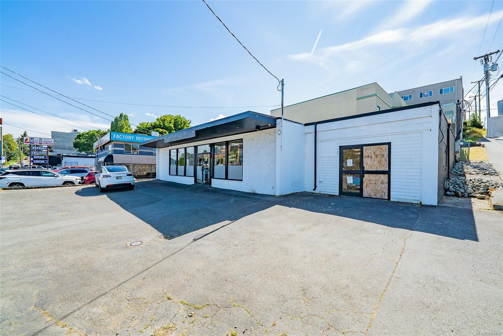 111 Terminal Ave — listing photo 4 of 11