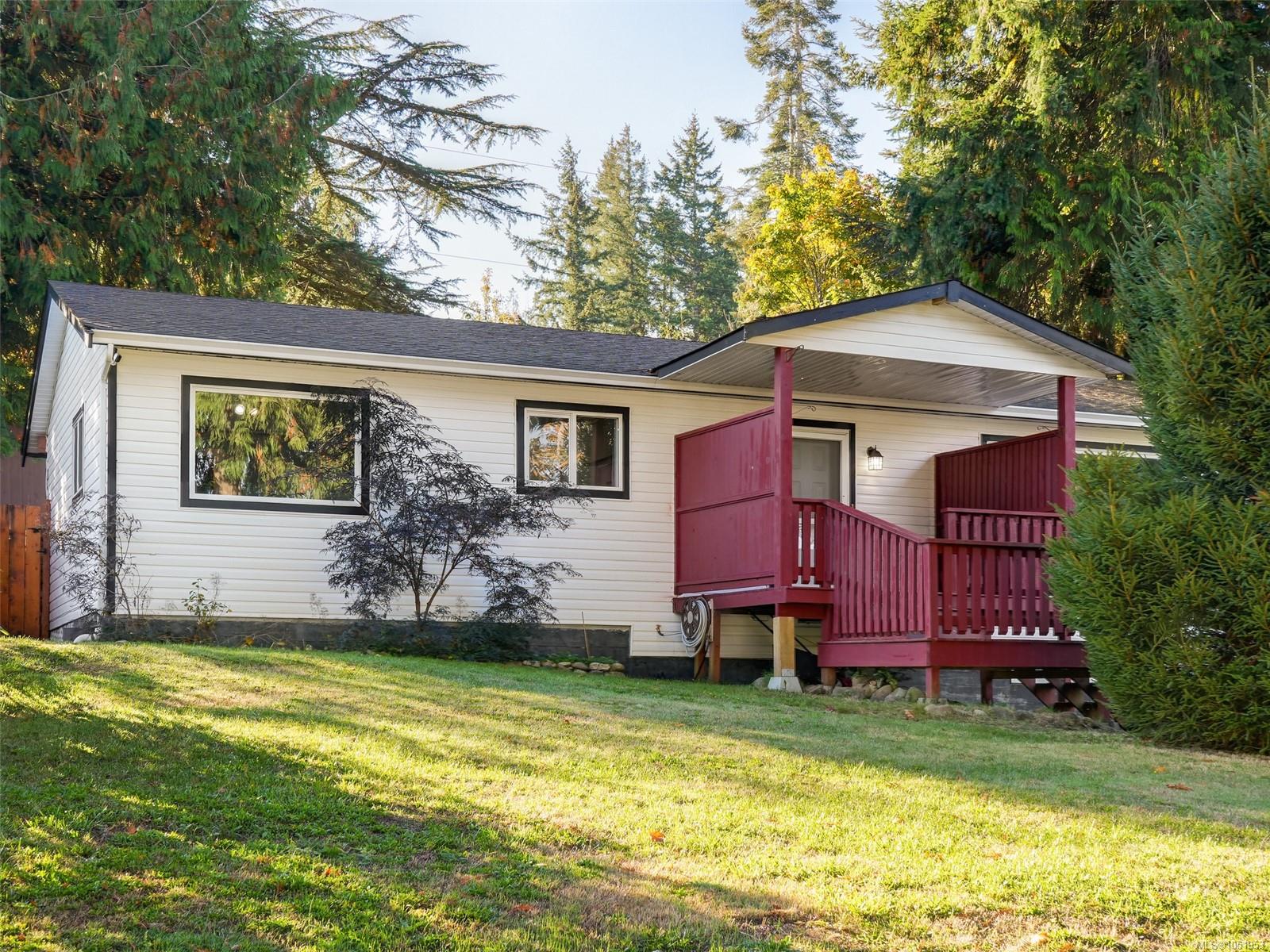 6609 Helgesen Rd — listing photo 2 of 35