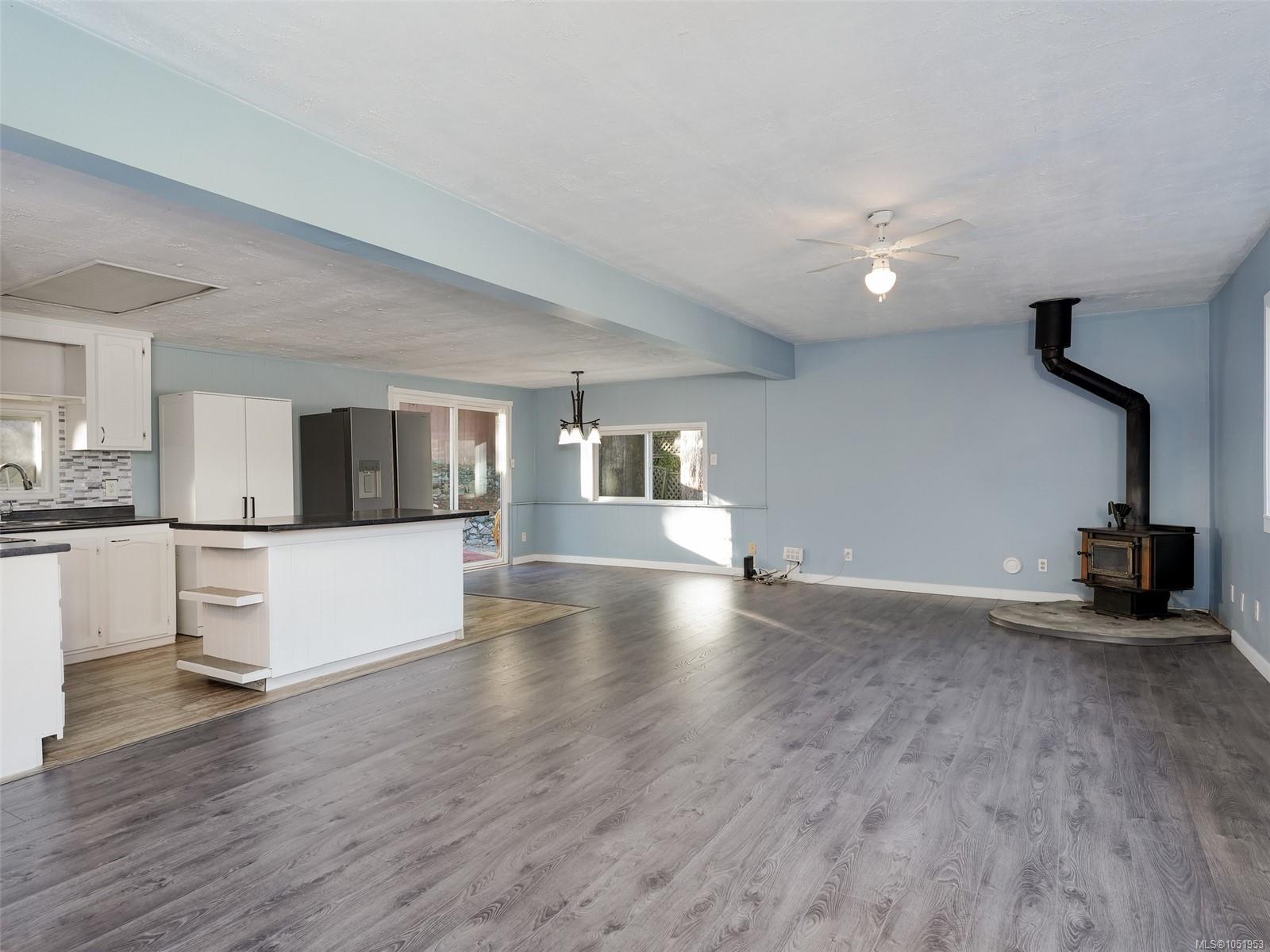 6609 Helgesen Rd — listing photo 5 of 35