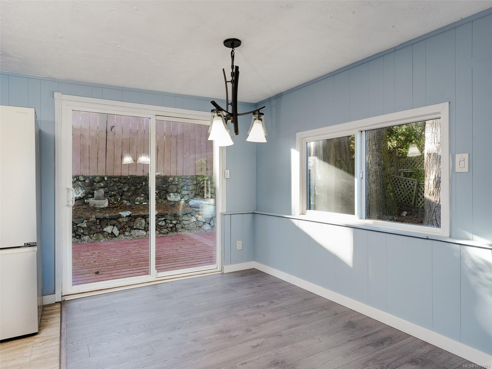 6609 Helgesen Rd — listing photo 7 of 35