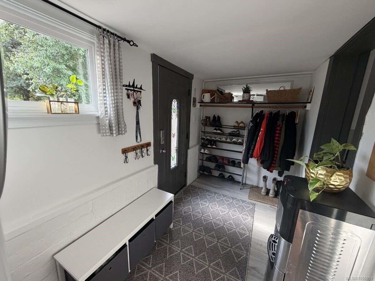 726 Bruce Ave — listing photo 8 of 29