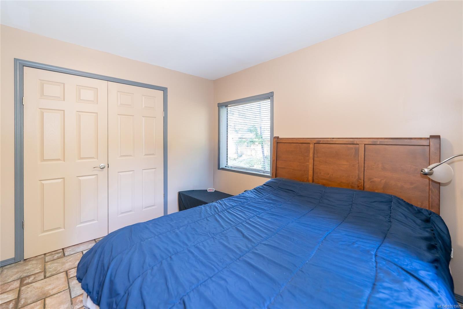 821 Ebadora Lane — listing photo 7 of 39