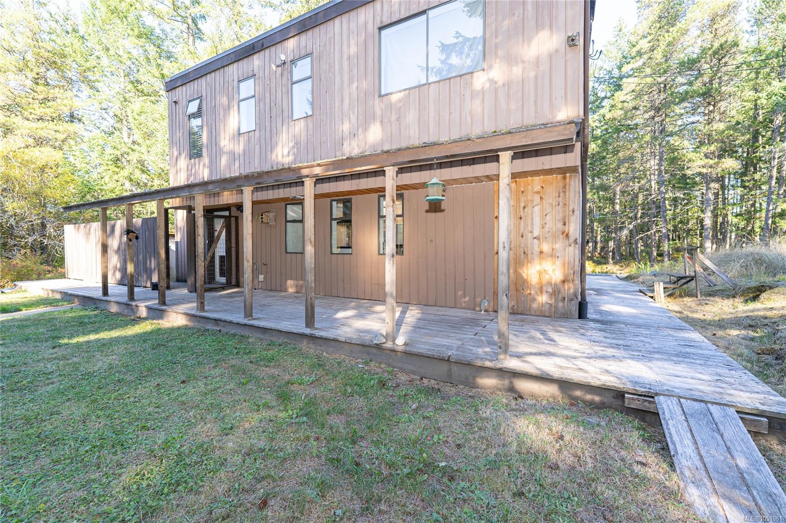 821 Ebadora Lane — listing photo 10 of 39