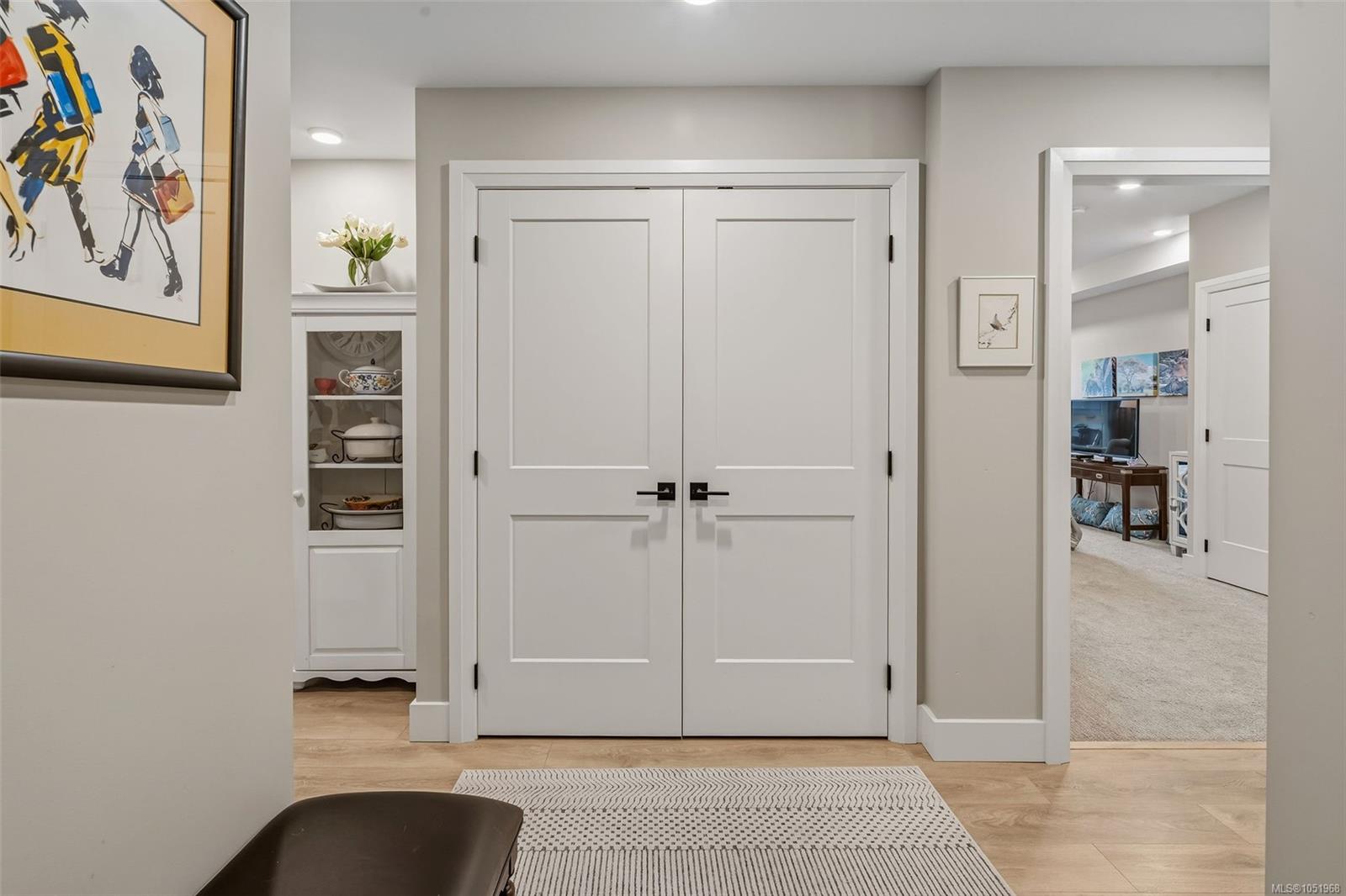 207-741 Travino Lane — listing photo 5 of 42