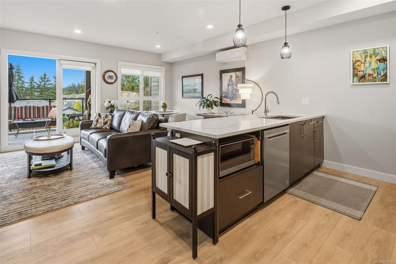 207-741 Travino Lane — listing photo 9 of 42