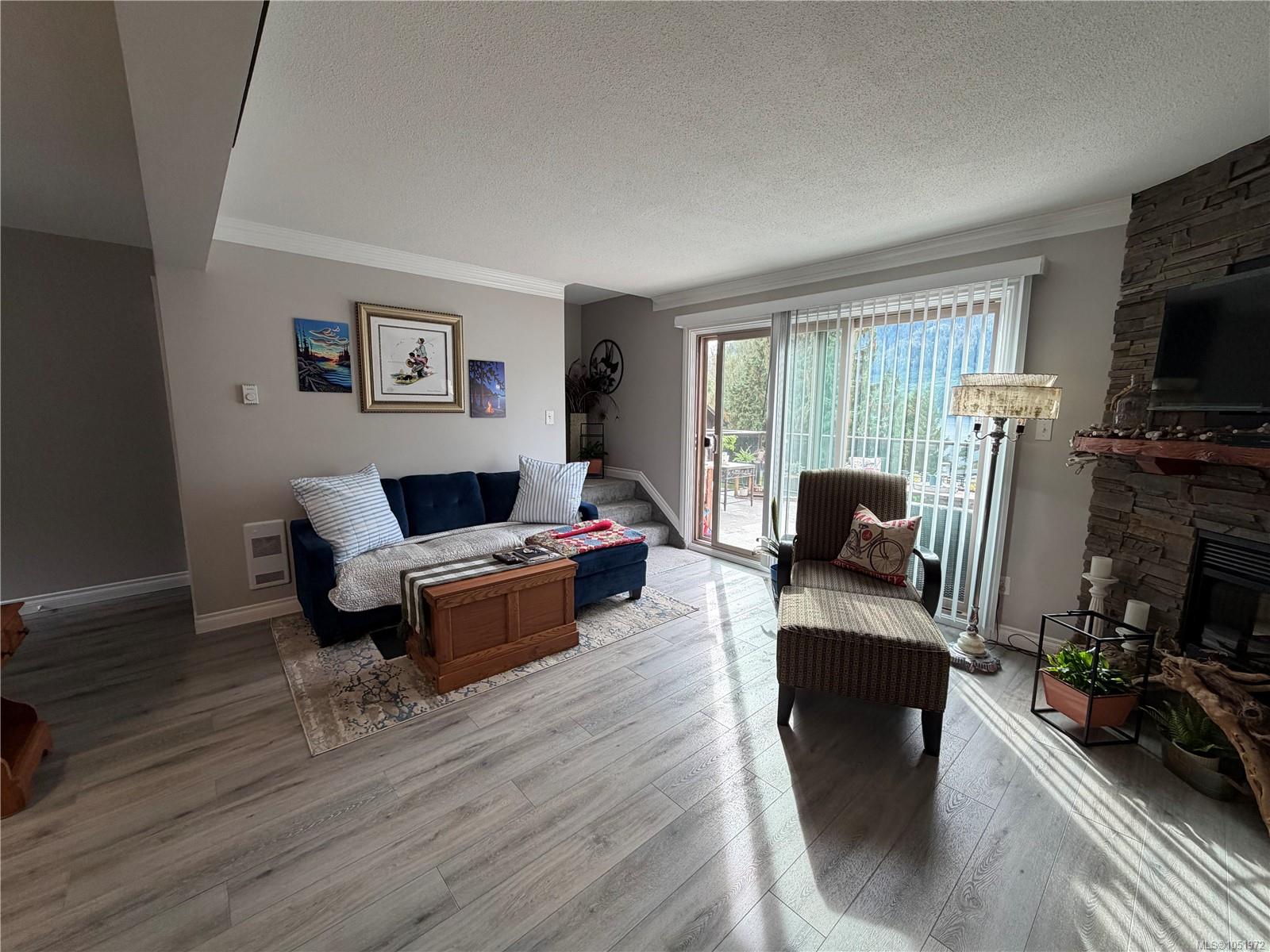 202 Haida Ave — listing photo 8 of 26