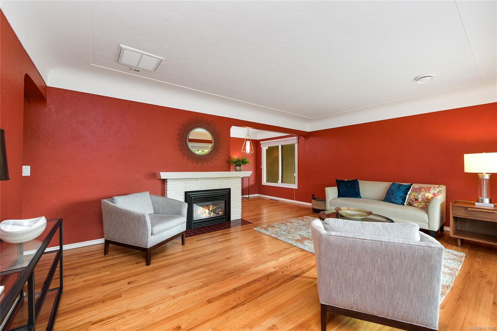 3213 Aldridge St — listing photo 4 of 33