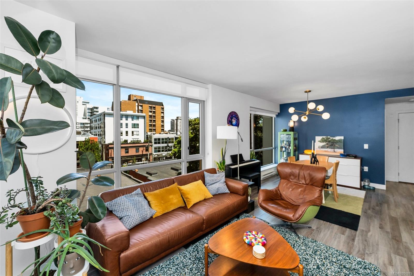 402-838 Broughton St — listing photo 3 of 40