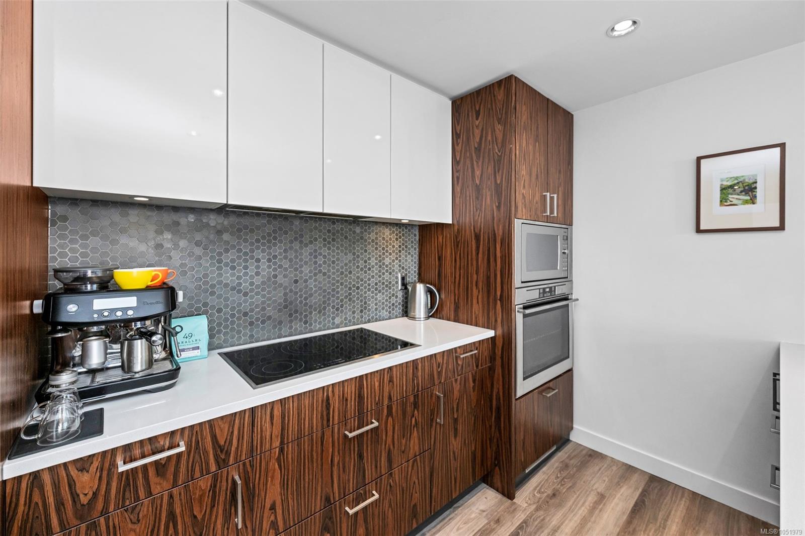 402-838 Broughton St — listing photo 6 of 40