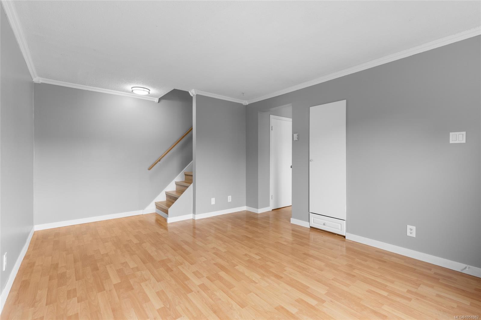 7-477 Lampson St — listing photo 9 of 29