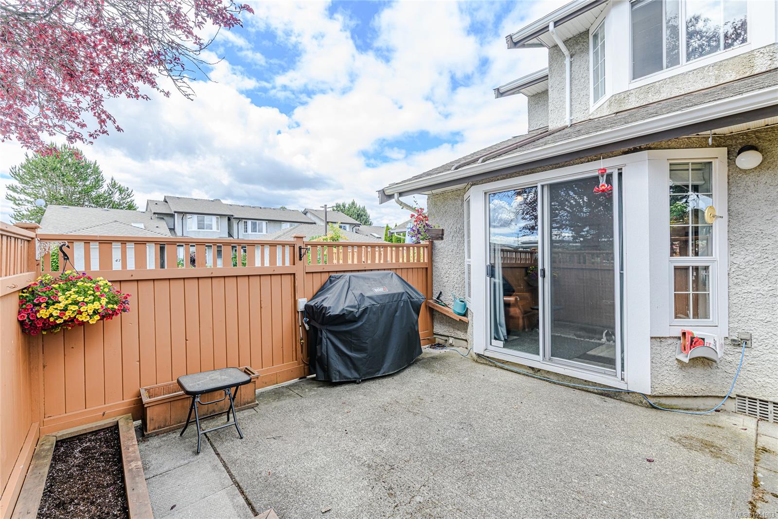 54-2070 Amelia Ave — listing photo 8 of 32