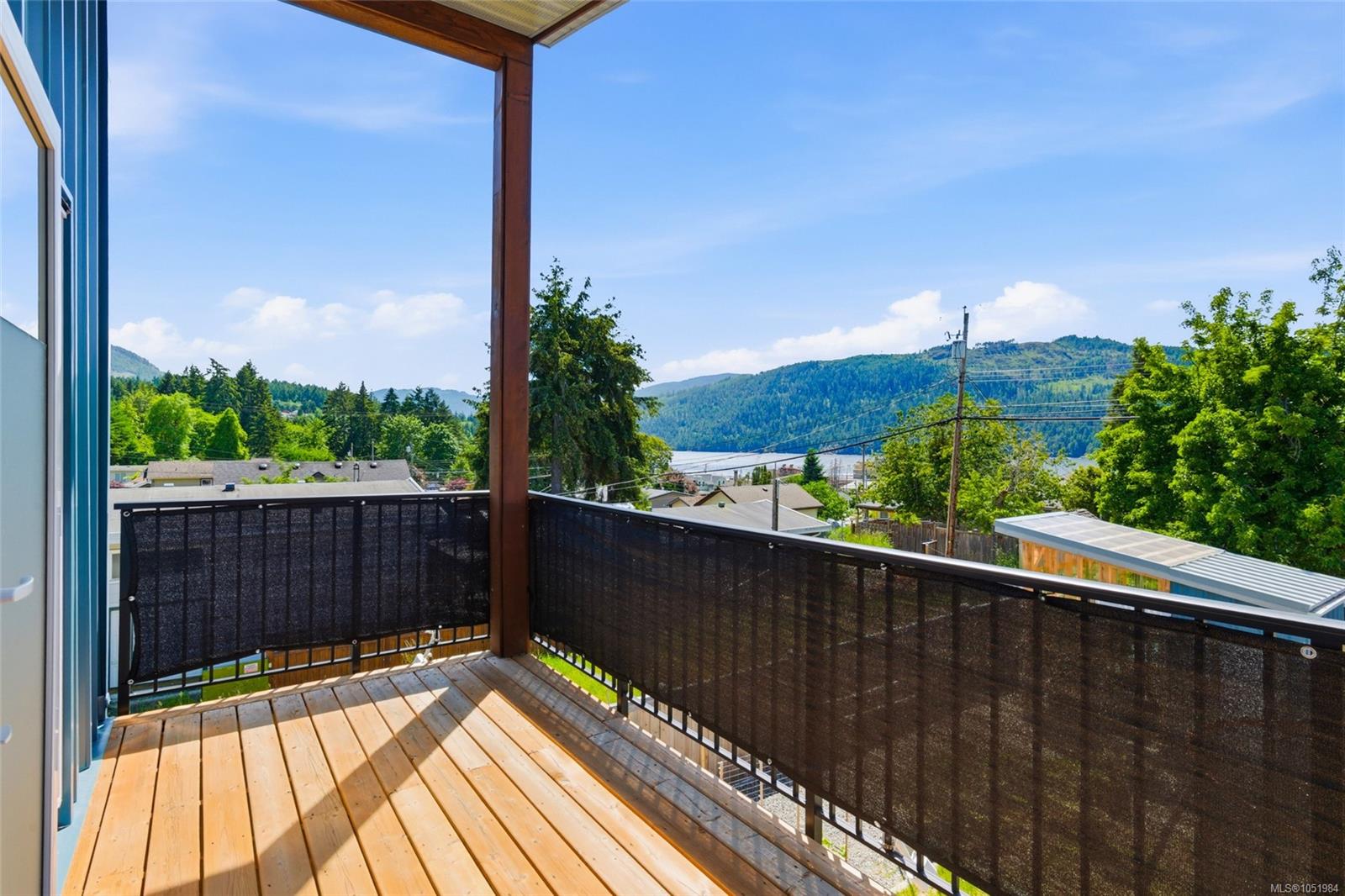 2616 3rd Ave — listing photo 3 of 31
