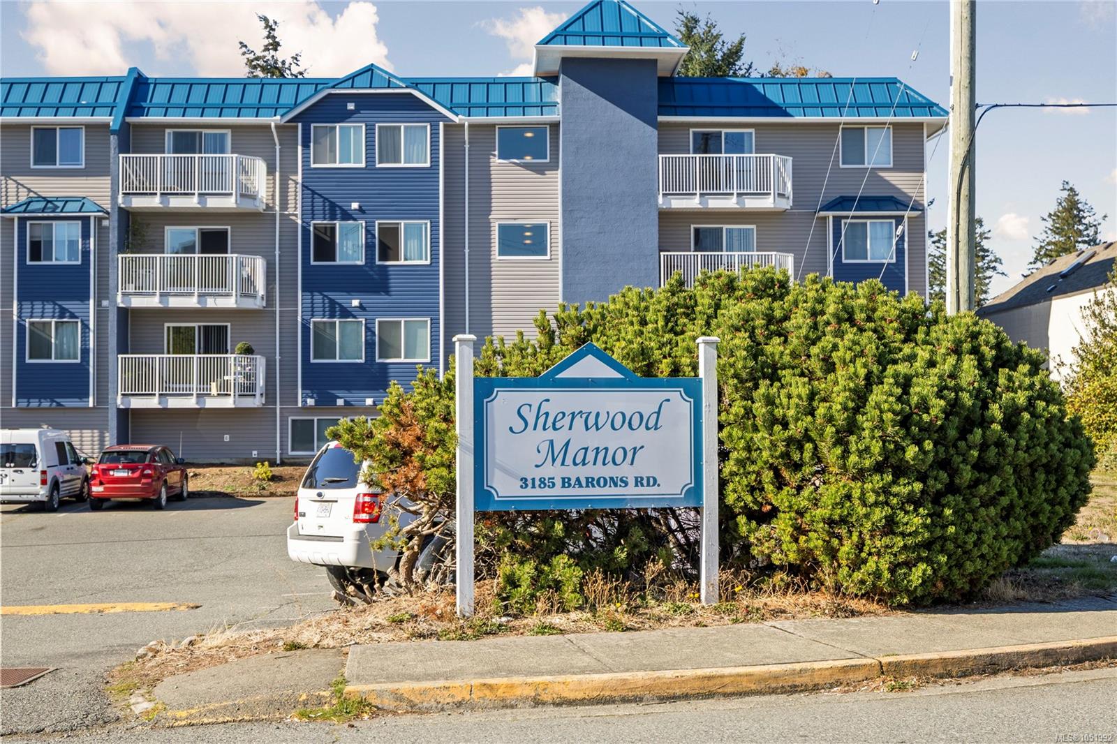 214-3185 Barons Rd — listing photo 2 of 29