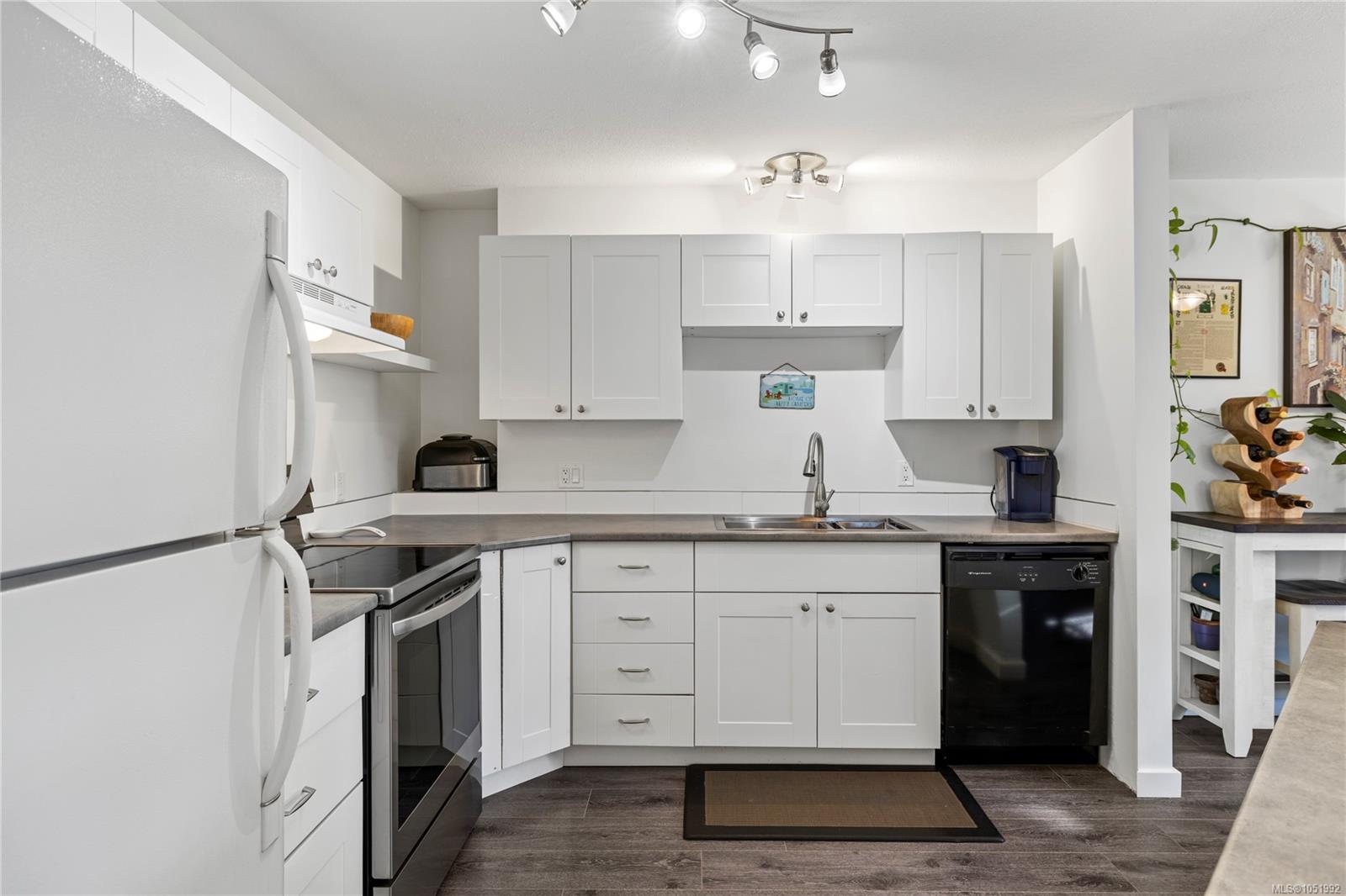 214-3185 Barons Rd — listing photo 14 of 29