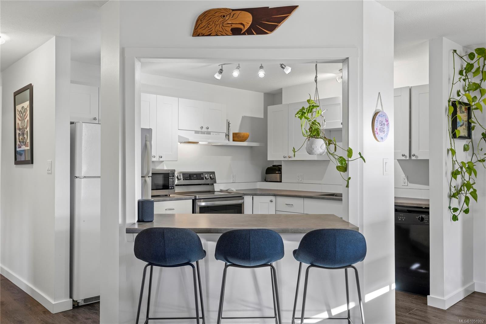214-3185 Barons Rd — listing photo 5 of 29