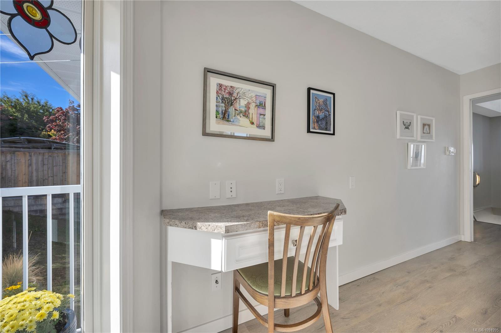 2145 Woodthrush Pl — listing photo 13 of 64