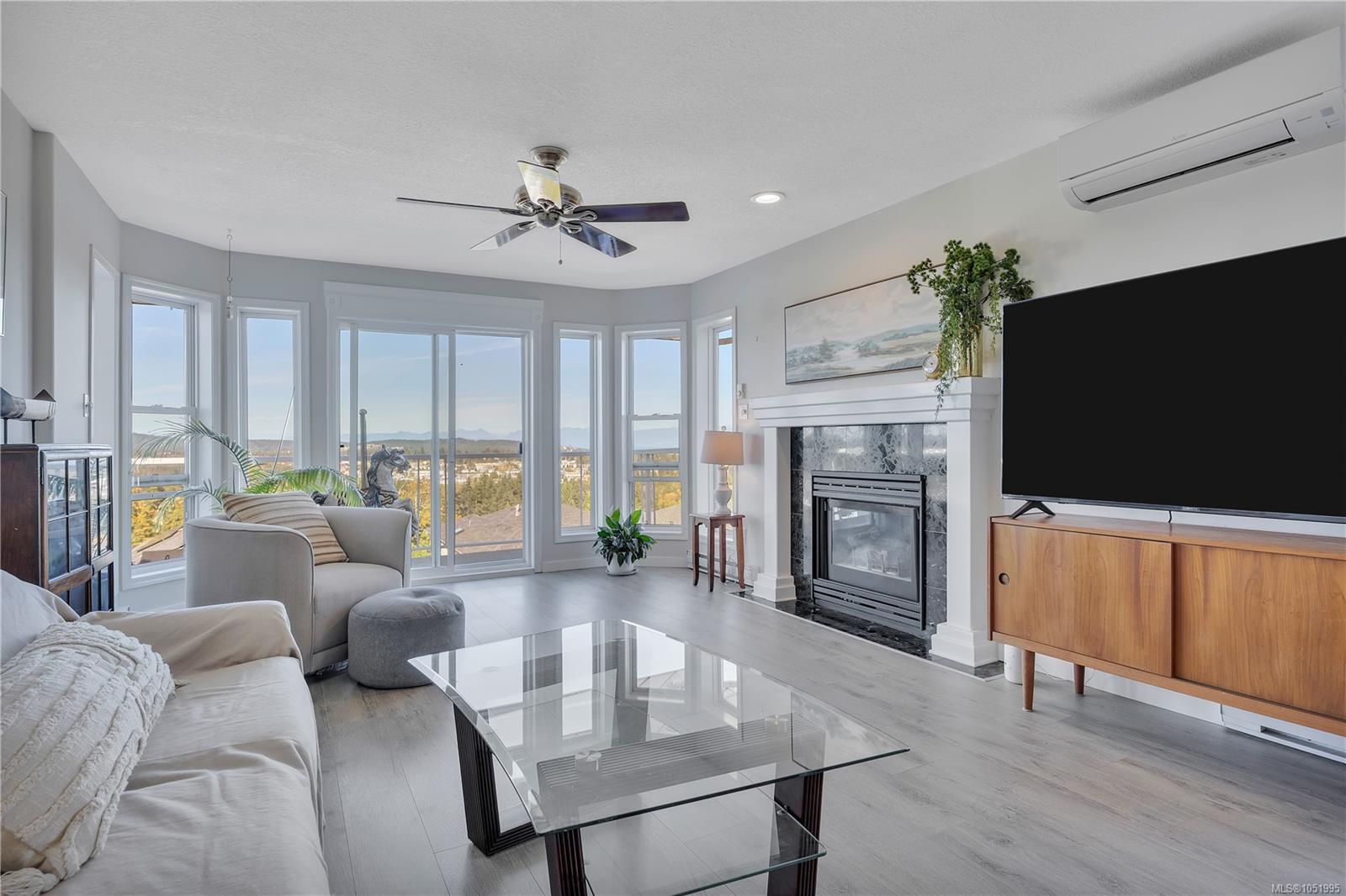 2145 Woodthrush Pl — listing photo 5 of 64