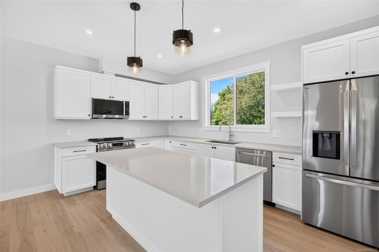 2022 Galerno Rd — listing photo 5 of 49