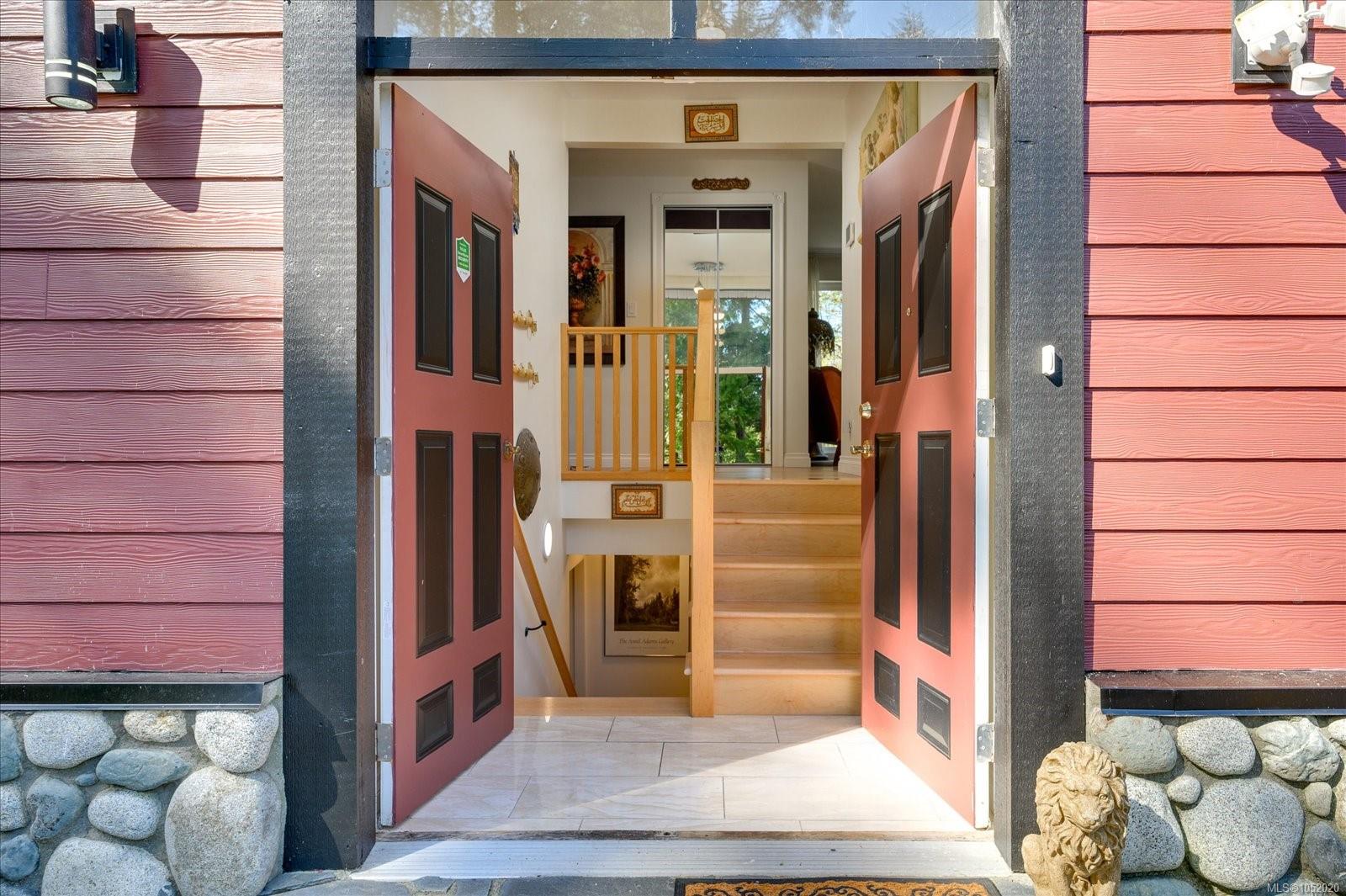 1701 Morden Rd — listing photo 4 of 49