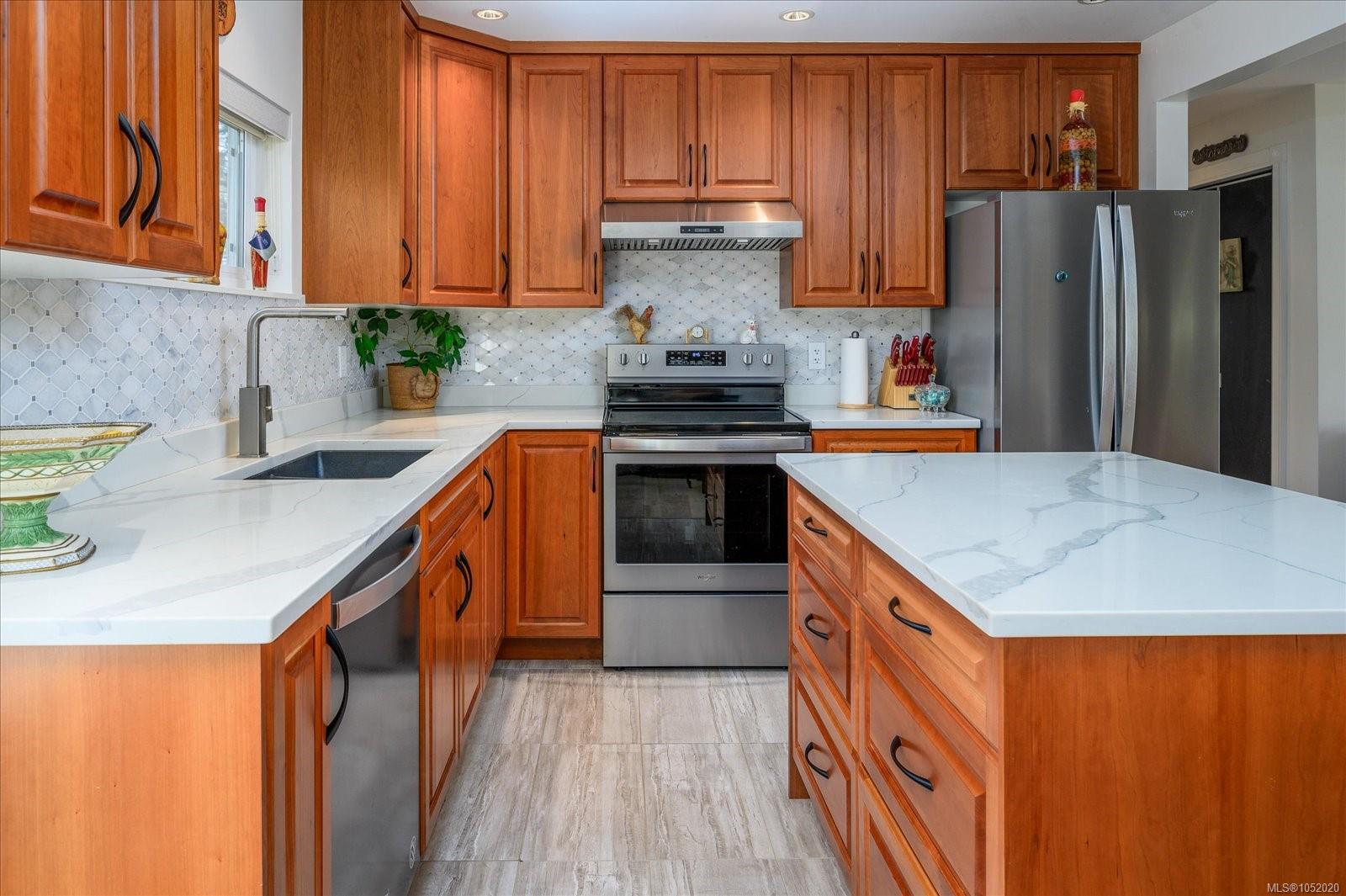 1701 Morden Rd — listing photo 10 of 49