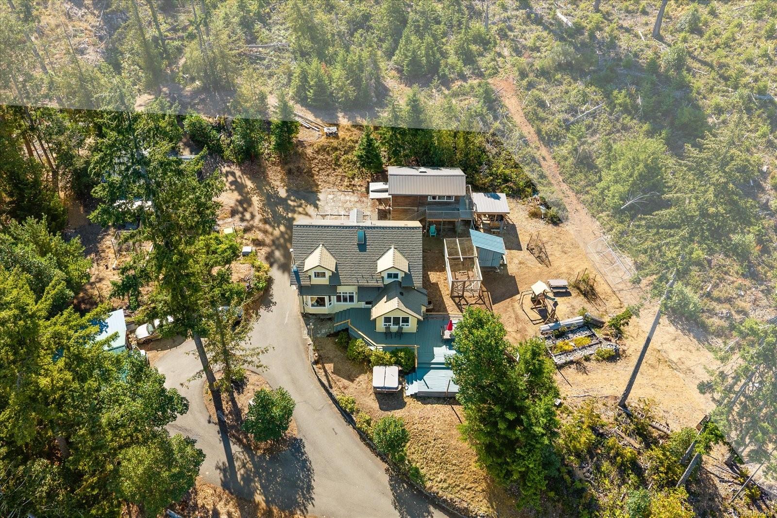 1040 Koen Rd — listing photo 2 of 45