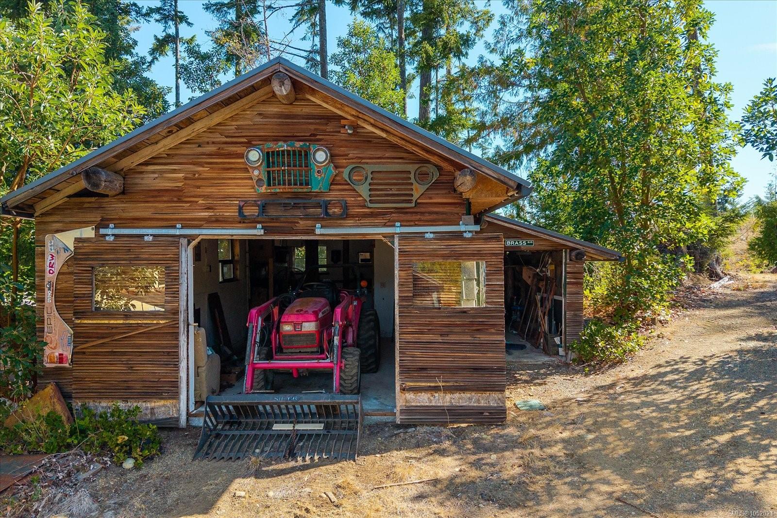 1040 Koen Rd — listing photo 8 of 45
