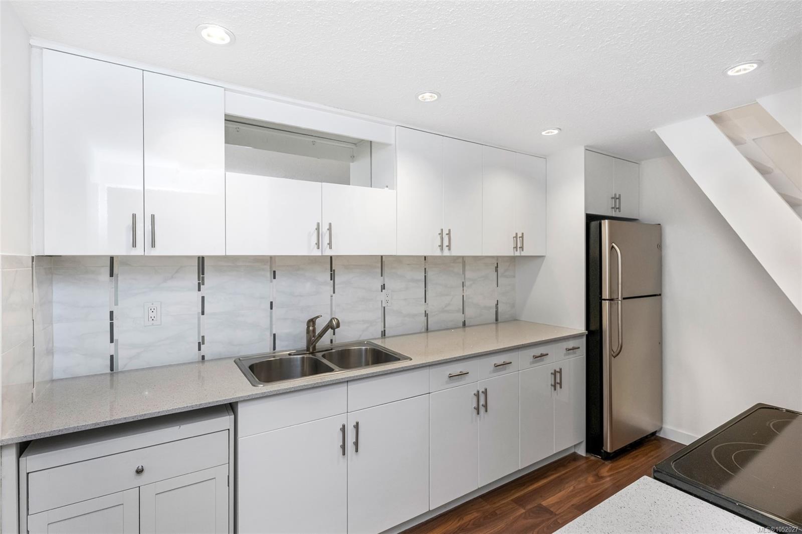 419-1009 McKenzie Ave — listing photo 14 of 35