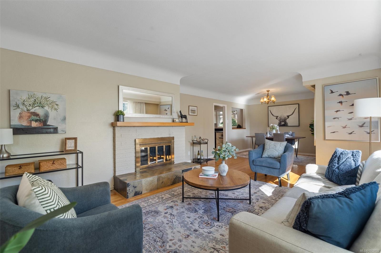 2104 Wenman Dr — listing photo 8 of 41