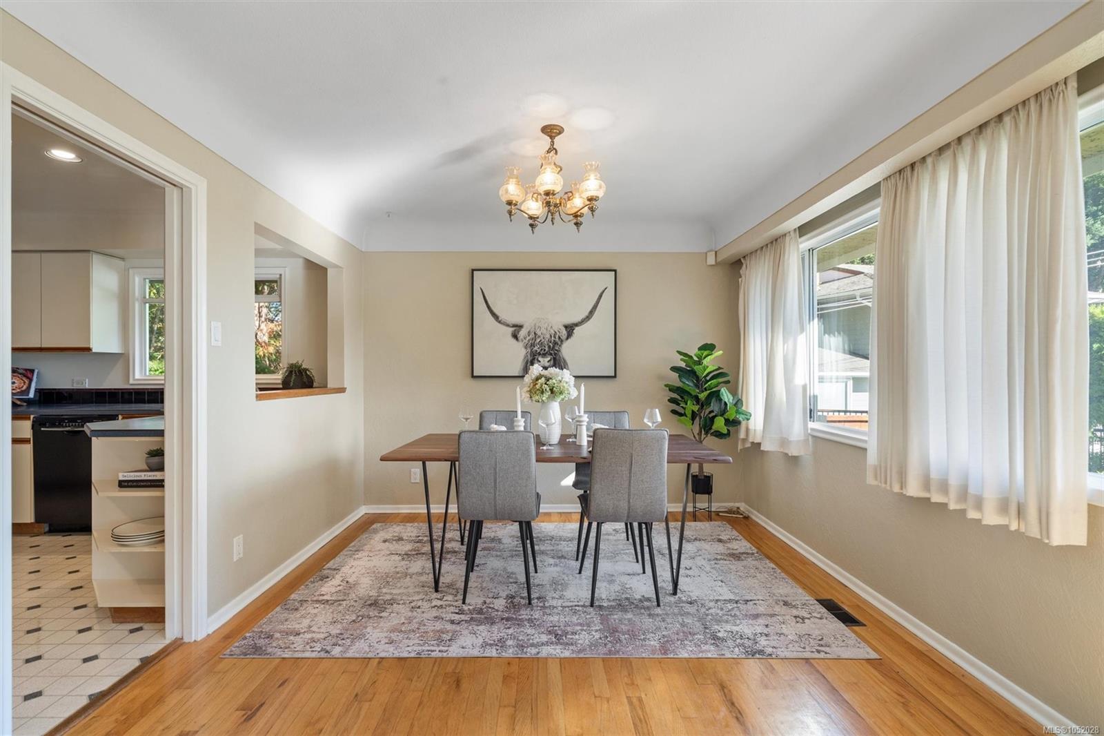 2104 Wenman Dr — listing photo 10 of 41