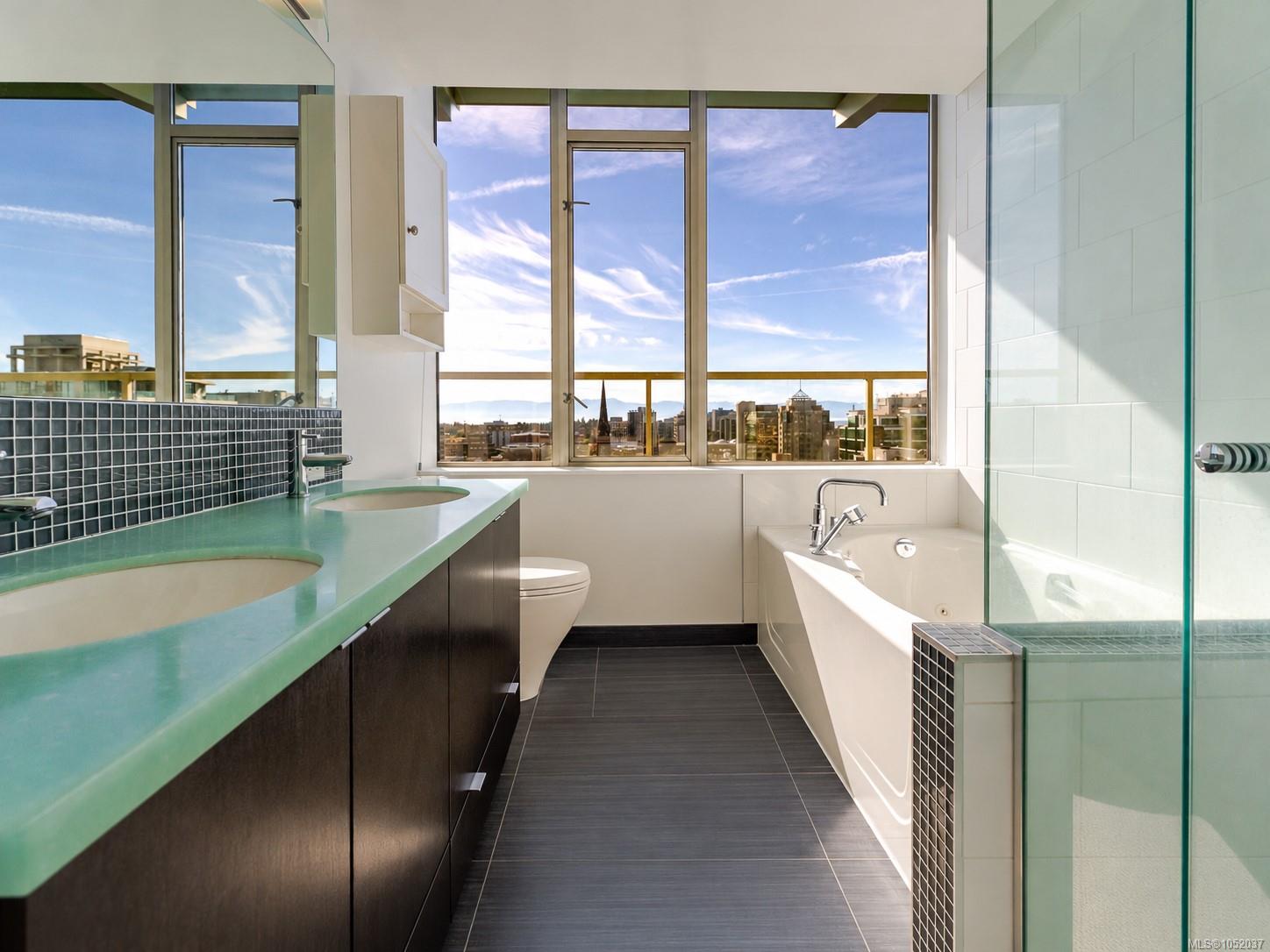 PH 1501-760 Johnson St — listing photo 12 of 37