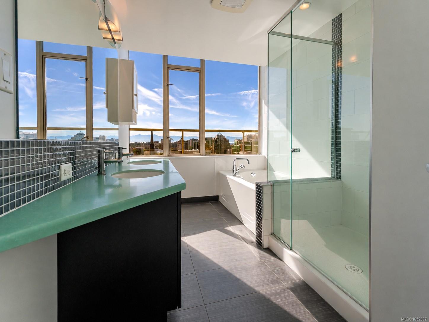 PH 1501-760 Johnson St — listing photo 13 of 37