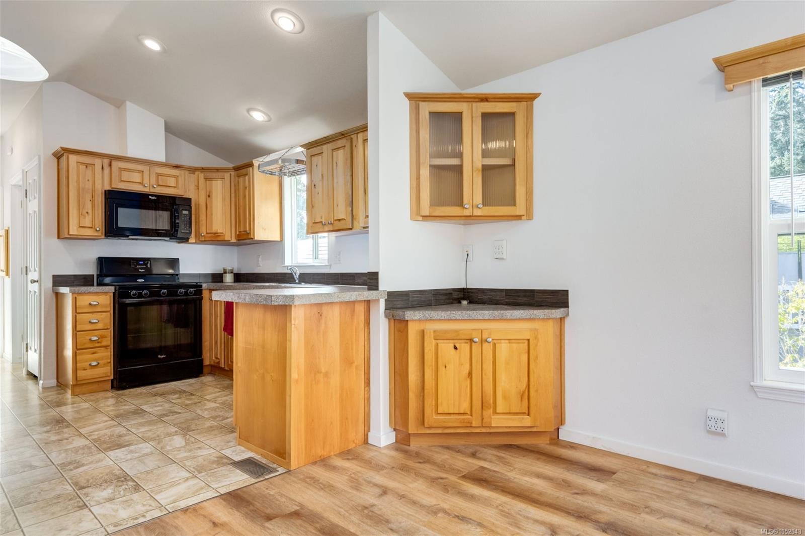 107-3042 River Rd — listing photo 11 of 41