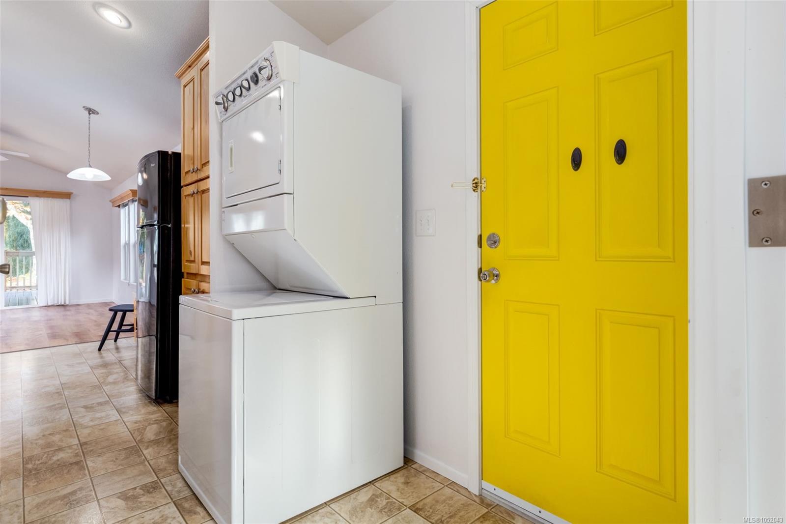 107-3042 River Rd — listing photo 5 of 41