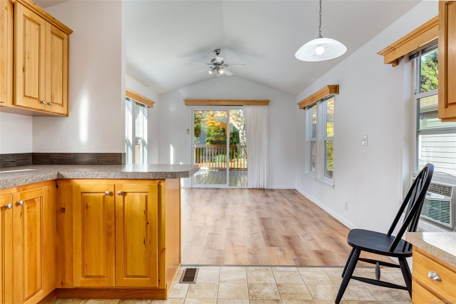 107-3042 River Rd — listing photo 10 of 41