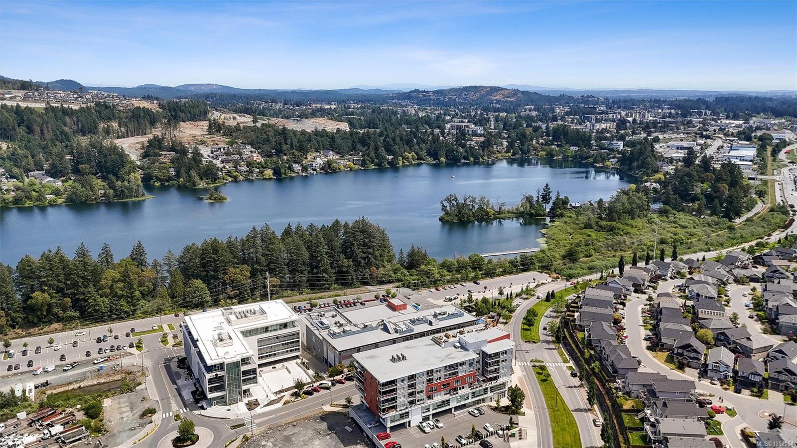 406-1311 Lakepoint Way — listing photo 3 of 36