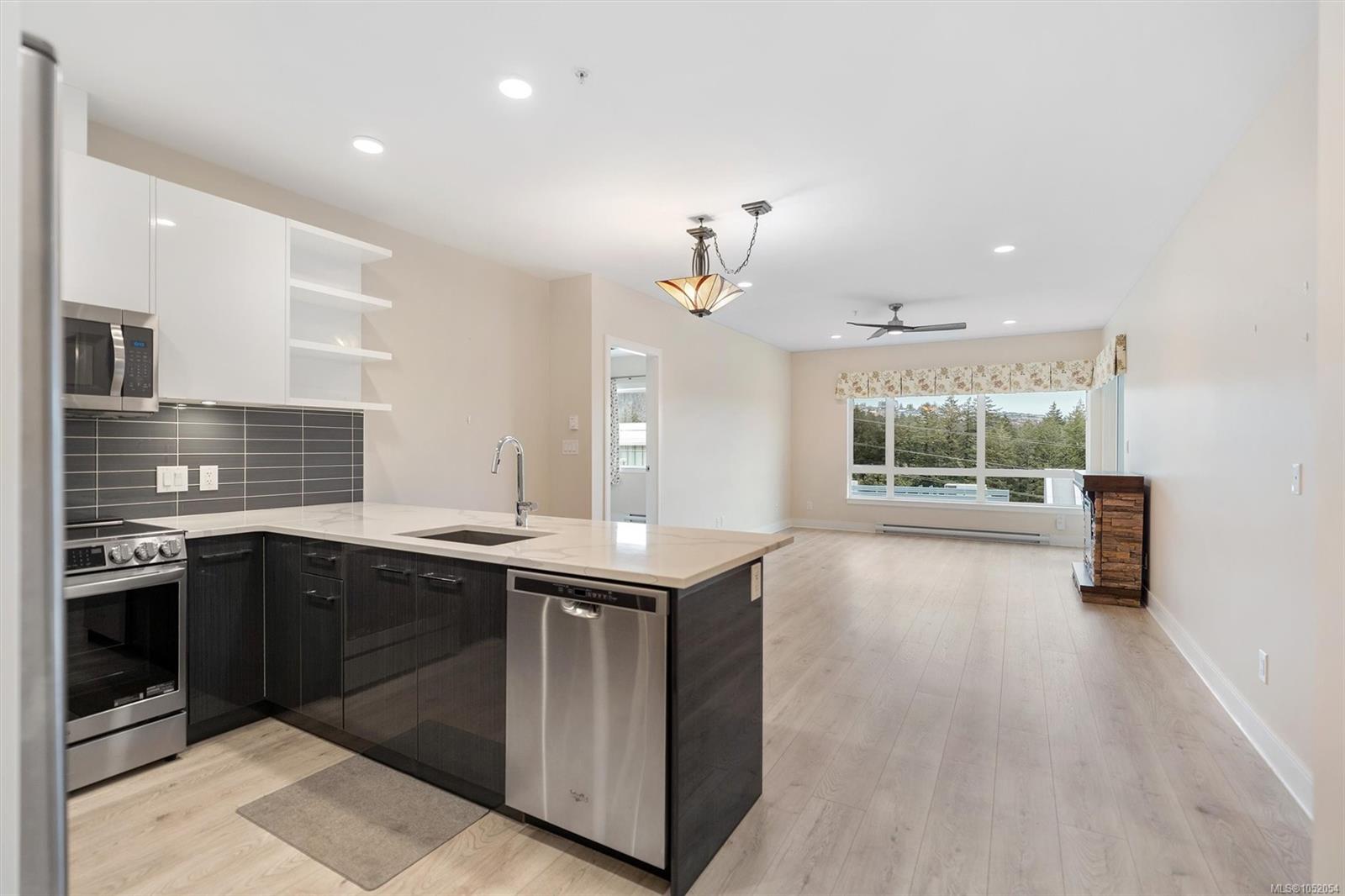 406-1311 Lakepoint Way — listing photo 5 of 36